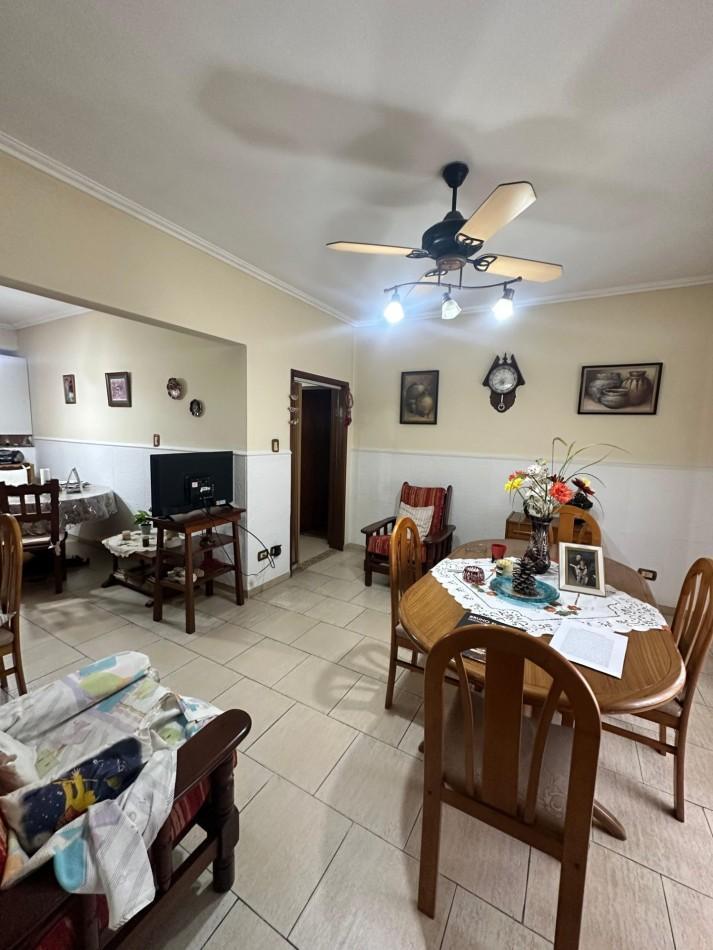 Foto de Venta en Block: Dos Casas en un Lote en Excelente Ubicacion - Apto, imagen 3