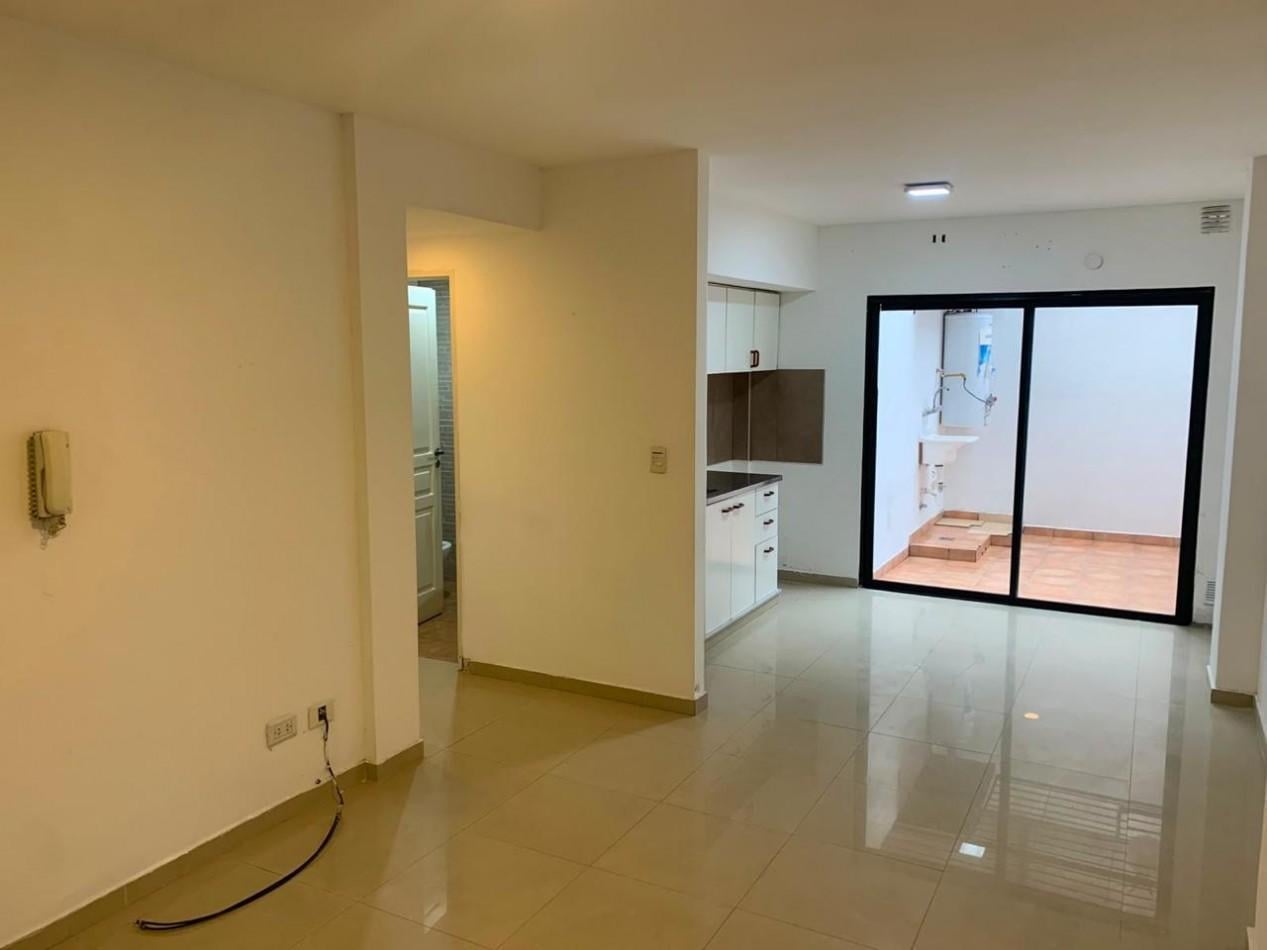 Foto de Alquiler Monoambiente en Planta Baja al frente con Patio (DISPONIBLE A, imagen 2