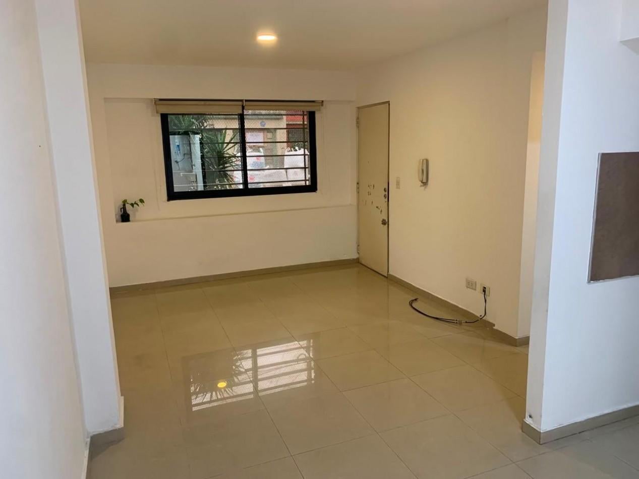 Foto de Alquiler Monoambiente en Planta Baja al frente con Patio (DISPONIBLE A, imagen 1