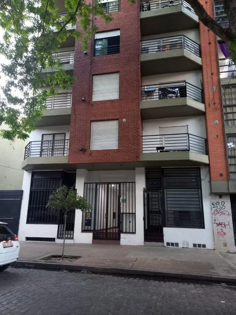 Monoambiente en zona facultades 4