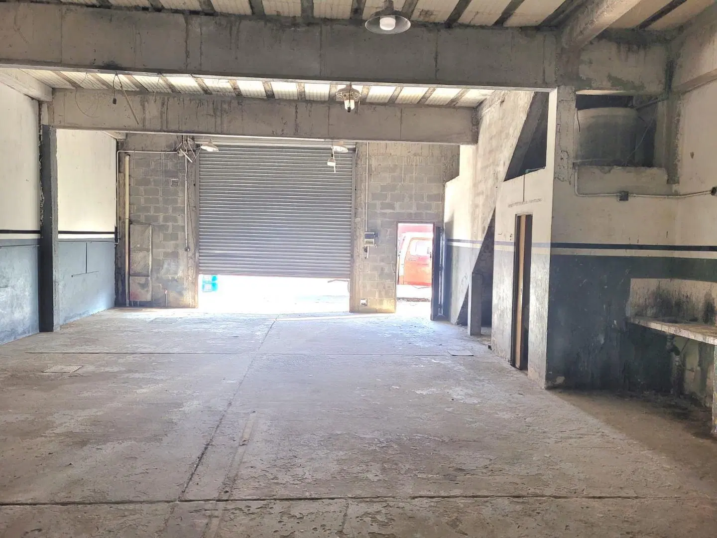 Buen galpón comercial sobre Camino Rivadavia, Ensenada 4