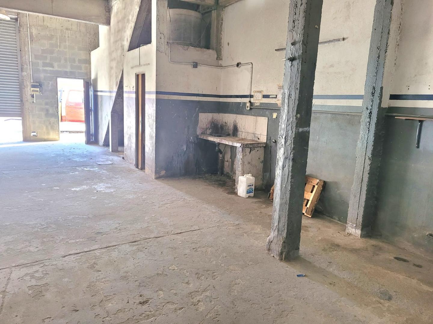 Foto de Buen galpón comercial sobre Camino Rivadavia, Ensenada, imagen 2