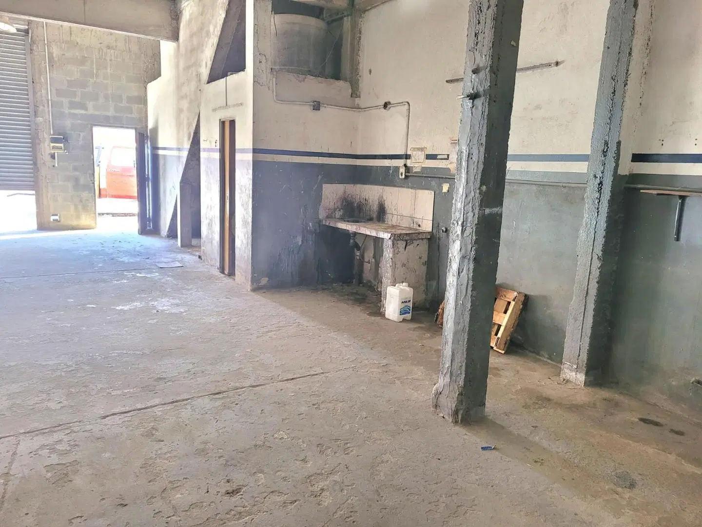 Buen galpón comercial sobre Camino Rivadavia, Ensenada 2