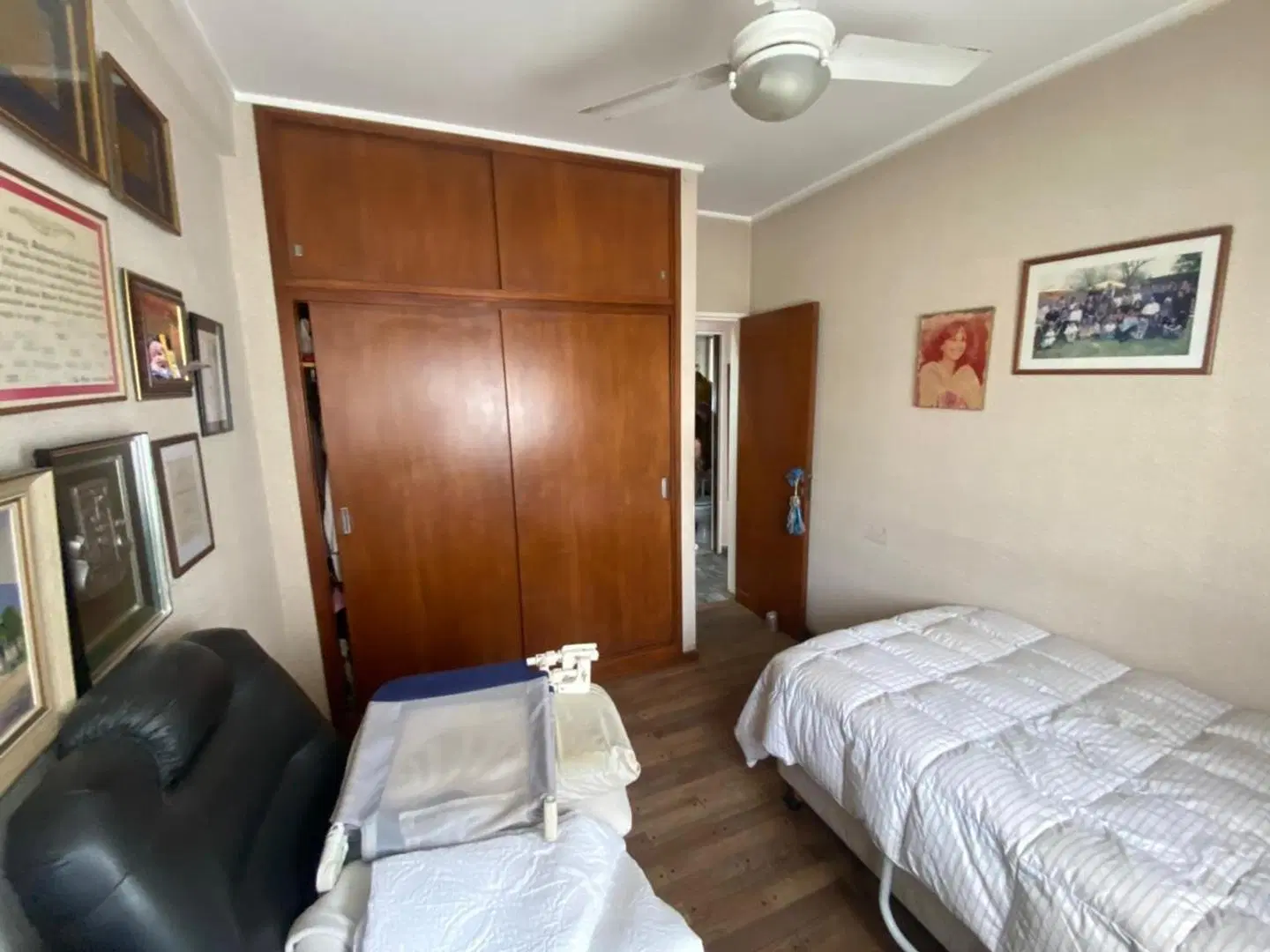 Departamento de dos dormitorios en zona Plaza Moreno 4