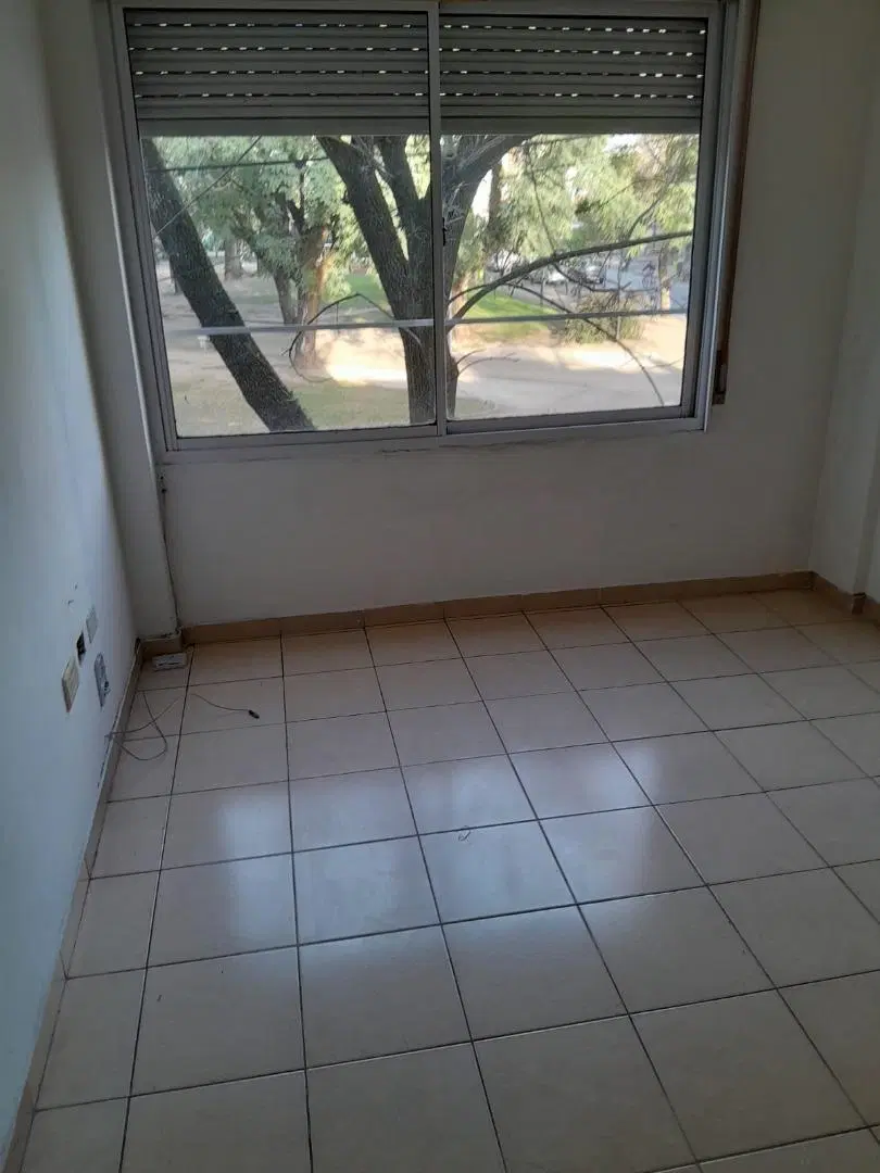 Departamento frente a Plaza Matheu, La Plata 2