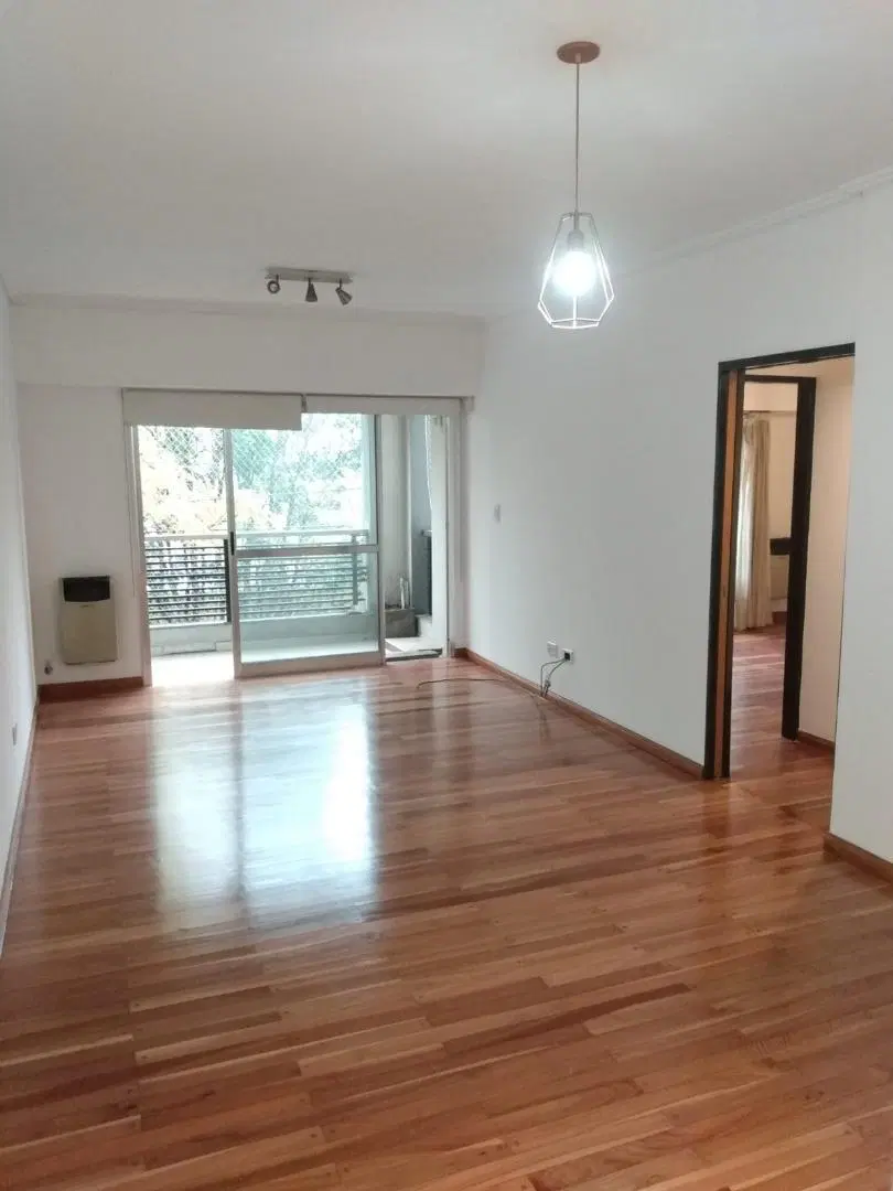 Excelente departamento de tres ambientes zona Plaza Olazabal 3