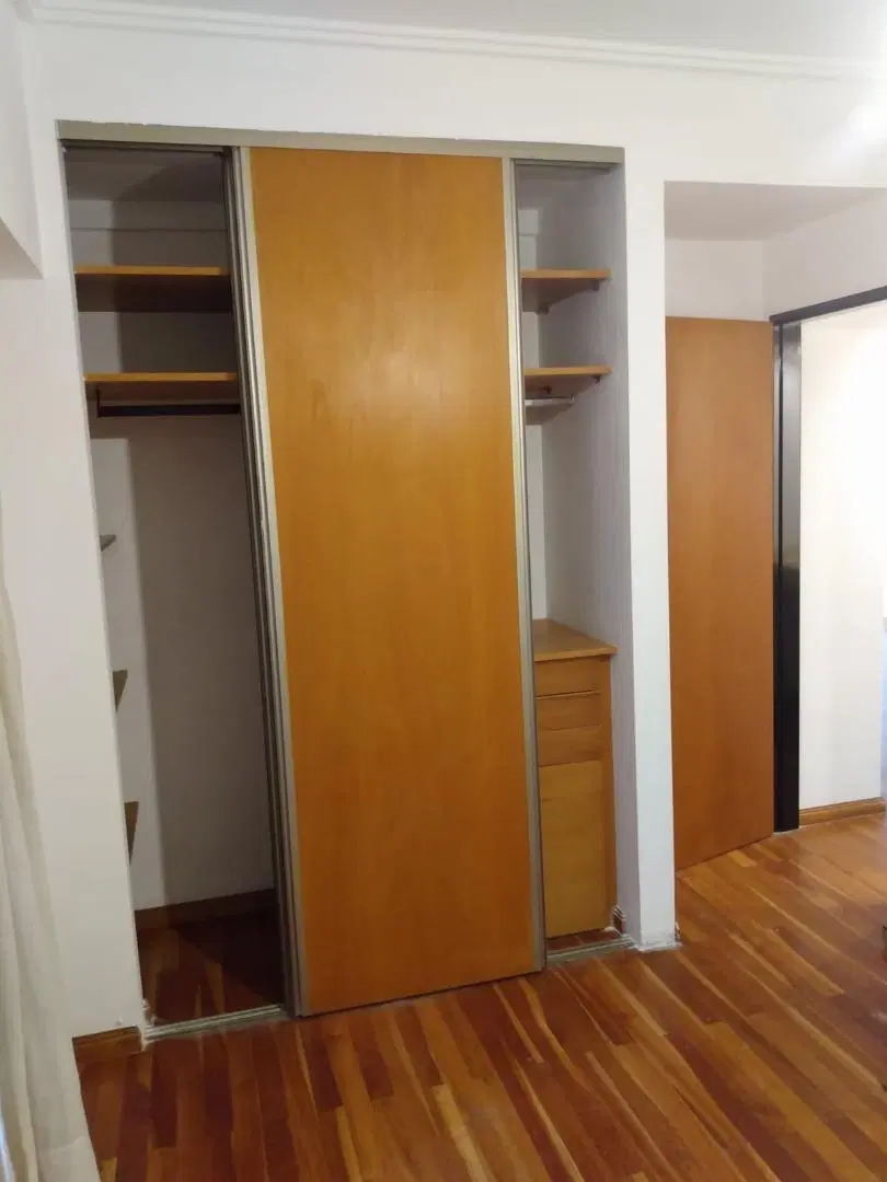Excelente departamento de tres ambientes zona Plaza Olazabal 8