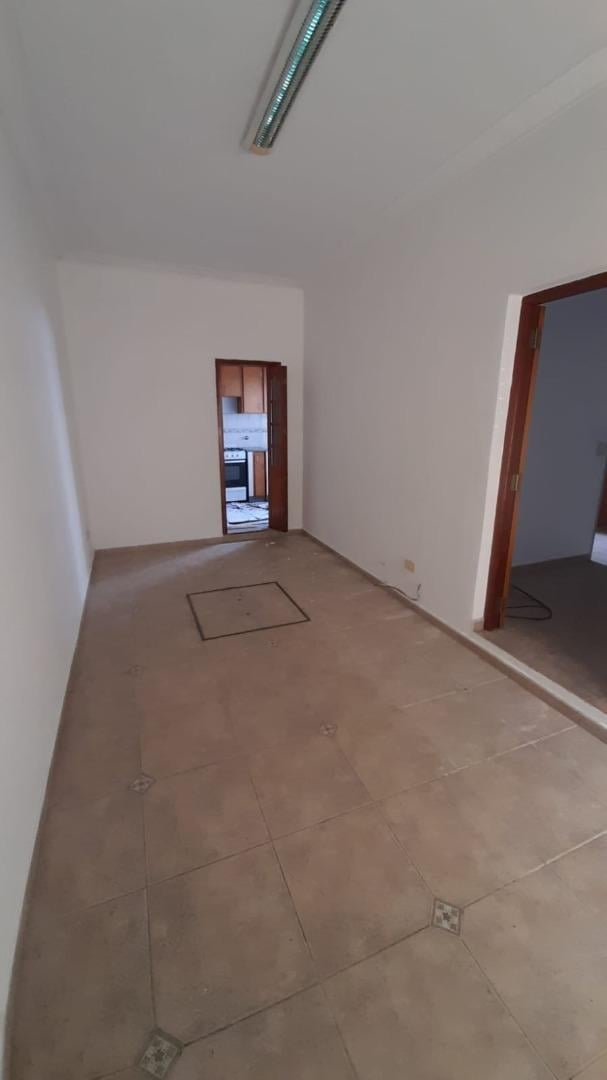 Foto de Casa de 2 dormitorios, cochera y patio en La Plata, imagen 3