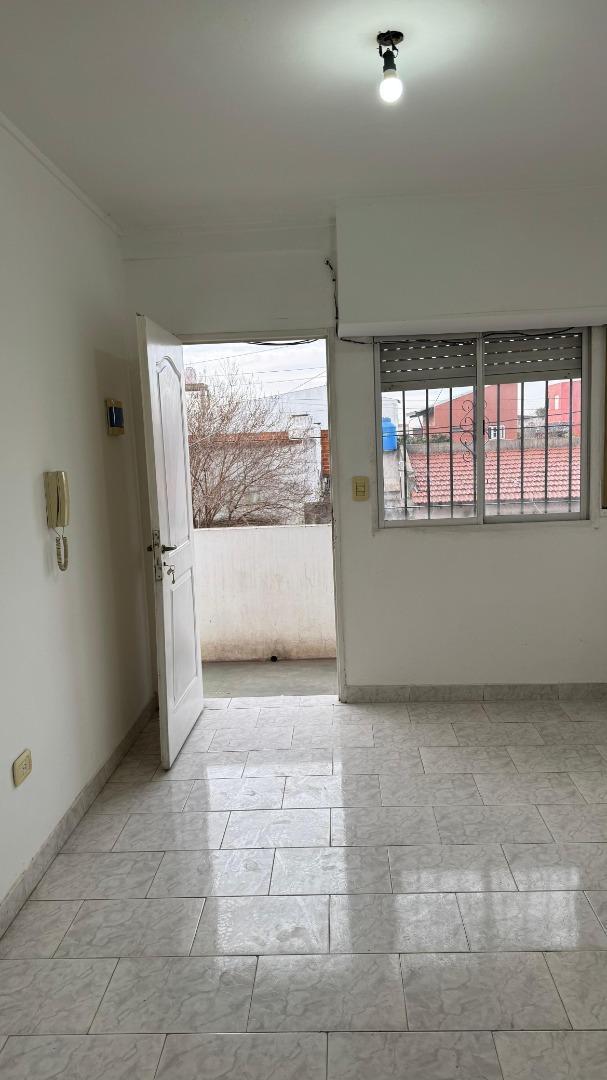 Foto de DEPARTAMENTO REFACCIONADO EN VENTA, imagen 5