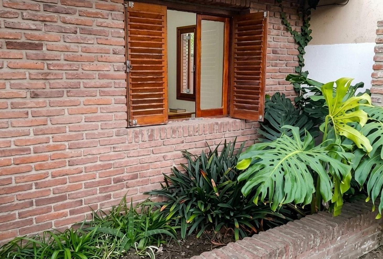 Foto de Casa de 2 dormitorios, cochera y patio en City Bell, imagen 3