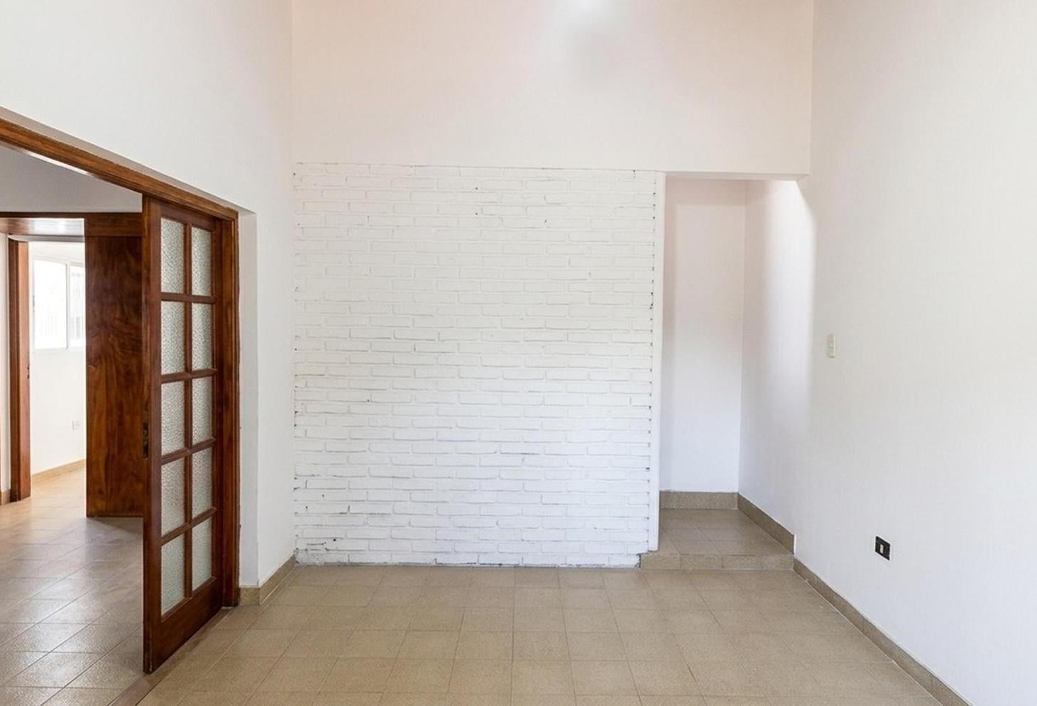 Foto de Casa de 2 dormitorios, cochera y patio en City Bell, imagen 1