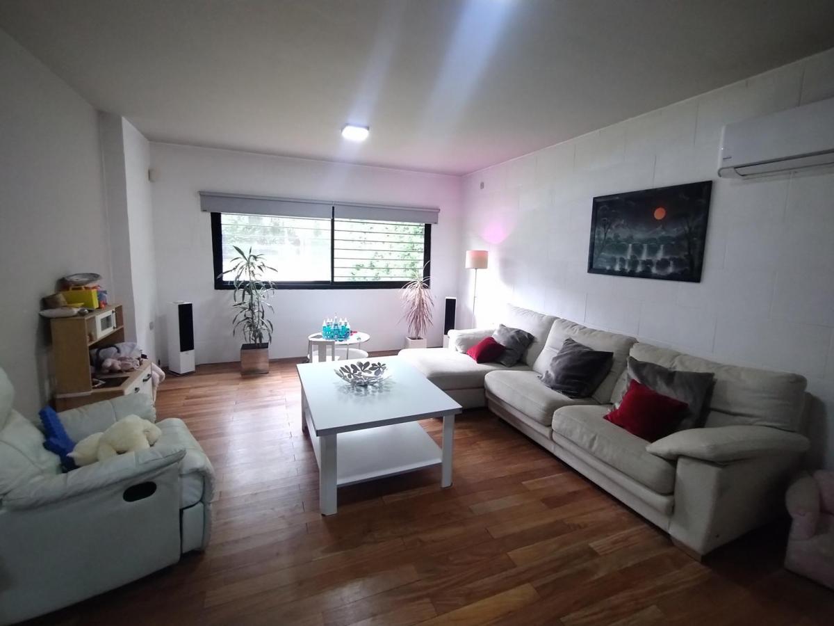 Casa de Categoria en Pleno Corazon de Villa California! 5