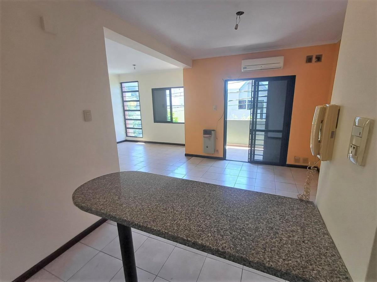 Departamento a 150 m de Bv Pellegrini! 4
