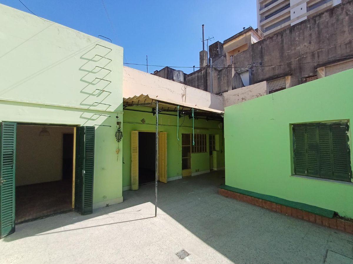 Foto de Casa céntrica de 3 dormitorios al frente con cochera, imagen 4
