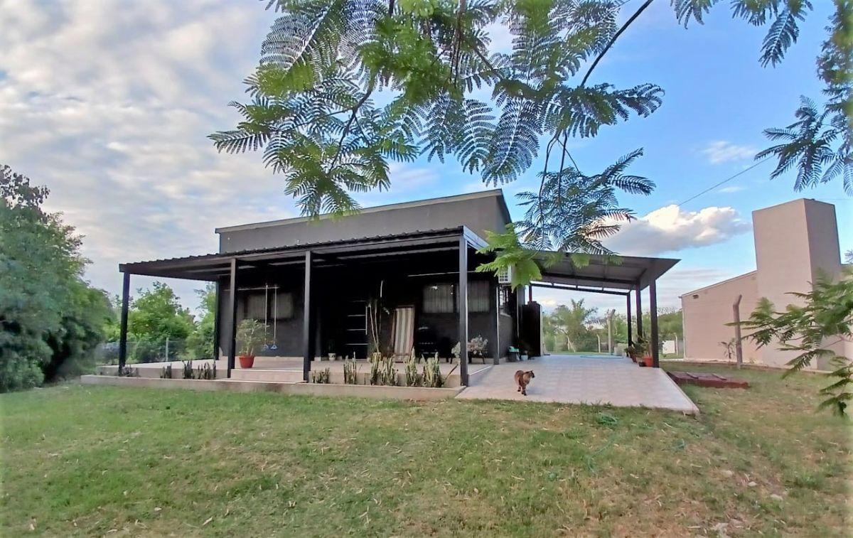Lomas de San José. Moderna casa en venta a 300 metros de la ruta