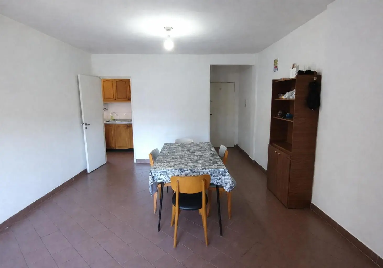 Departamento de 2 dormitorios al frente con cochera en barrio sur! 3