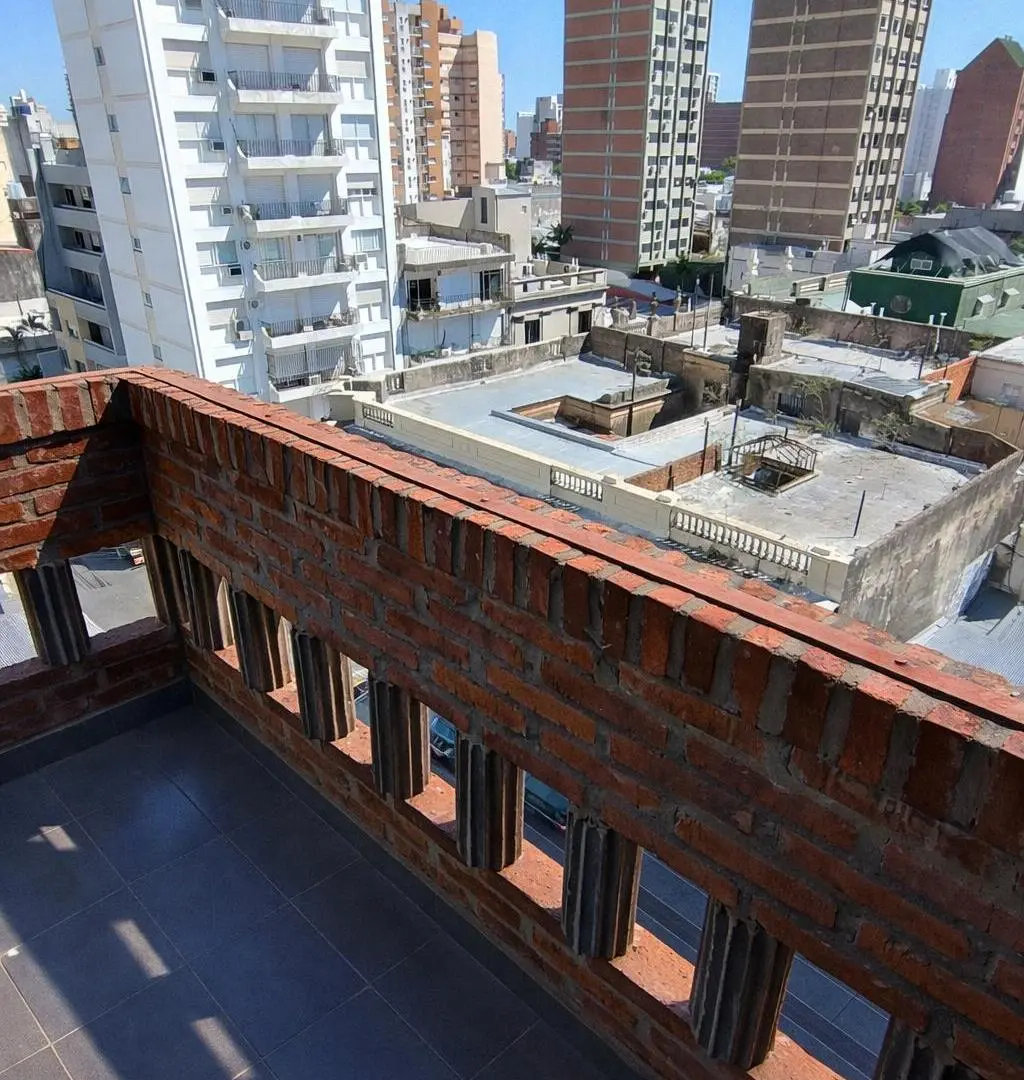 Departamento de 2 dormitorios al frente con cochera en barrio sur! 5