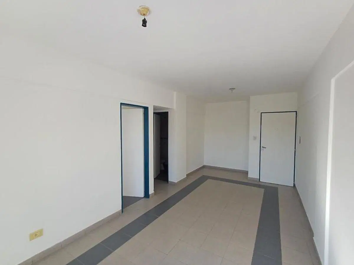 Zona Sur: 2 dormitorios, estar-comedor, cocina-lavadero y baño.- 3