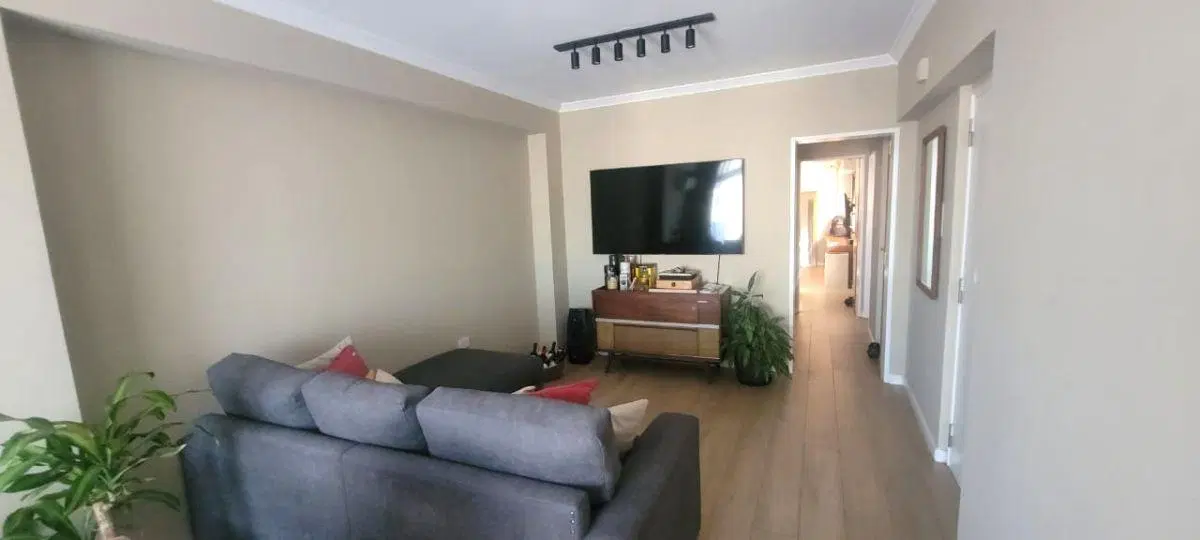 Departamento de 2 dormitorios en venta en barrio sur 3