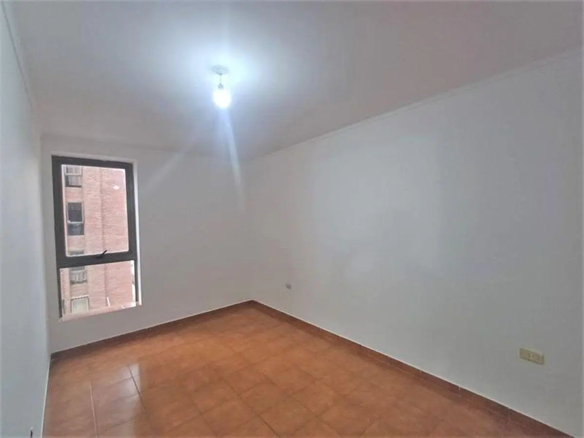 A metros de Peatonal y Facultad de Ciencias Económicas: Departamento de 1 dormitorio amplio, cocina- 4
