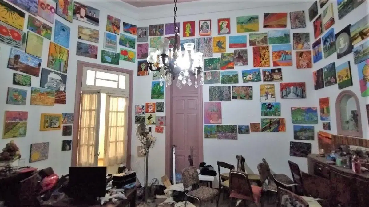 Casa el frente con buen terreno en el centro 4