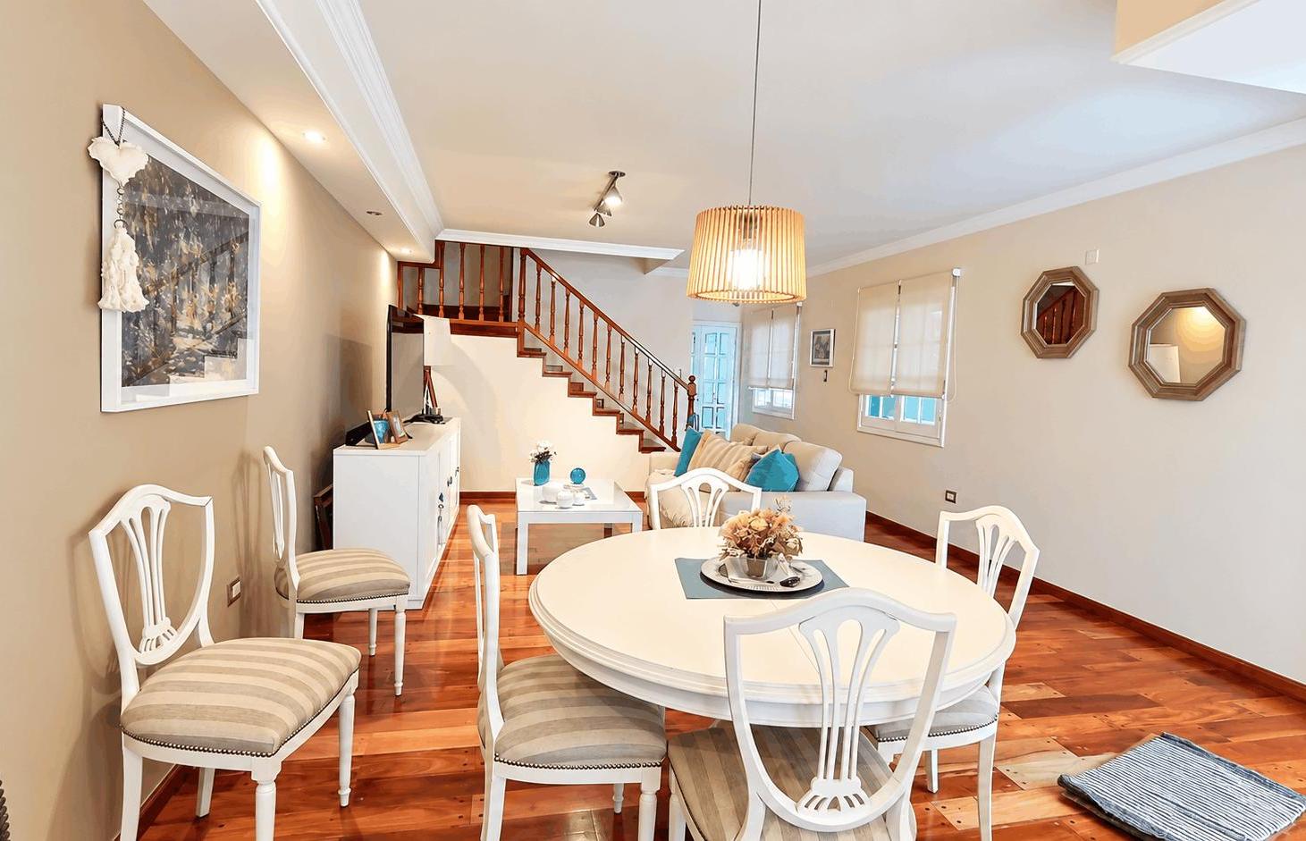 Foto de Casa de categoría de 4 dormitorios y gran terreno en venta en barrio, imagen 4