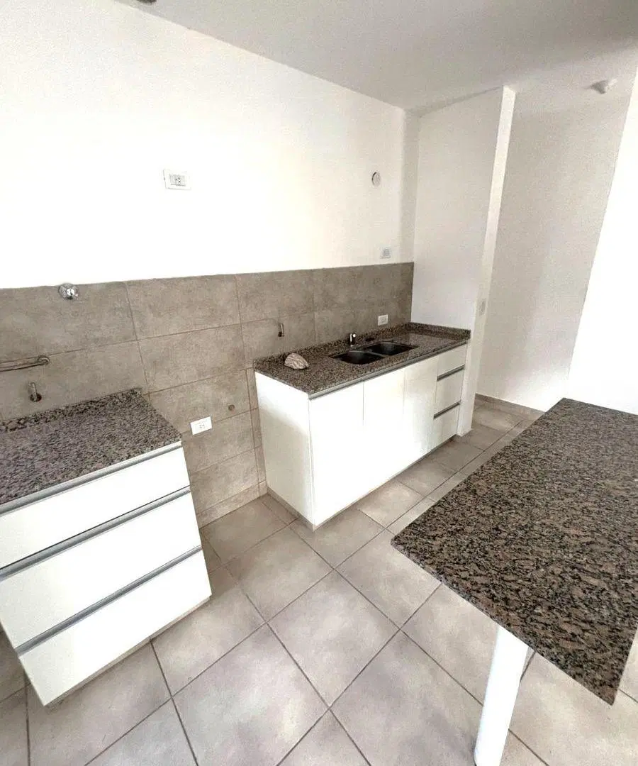 Alquilo Casa a estrenar 2 dormitorios en Arguello 1