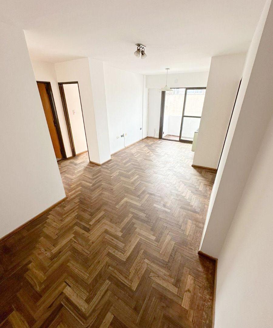 Foto de Alquilo hermoso departamento de 2 dormitorios sobre Bv San Juan., imagen 1