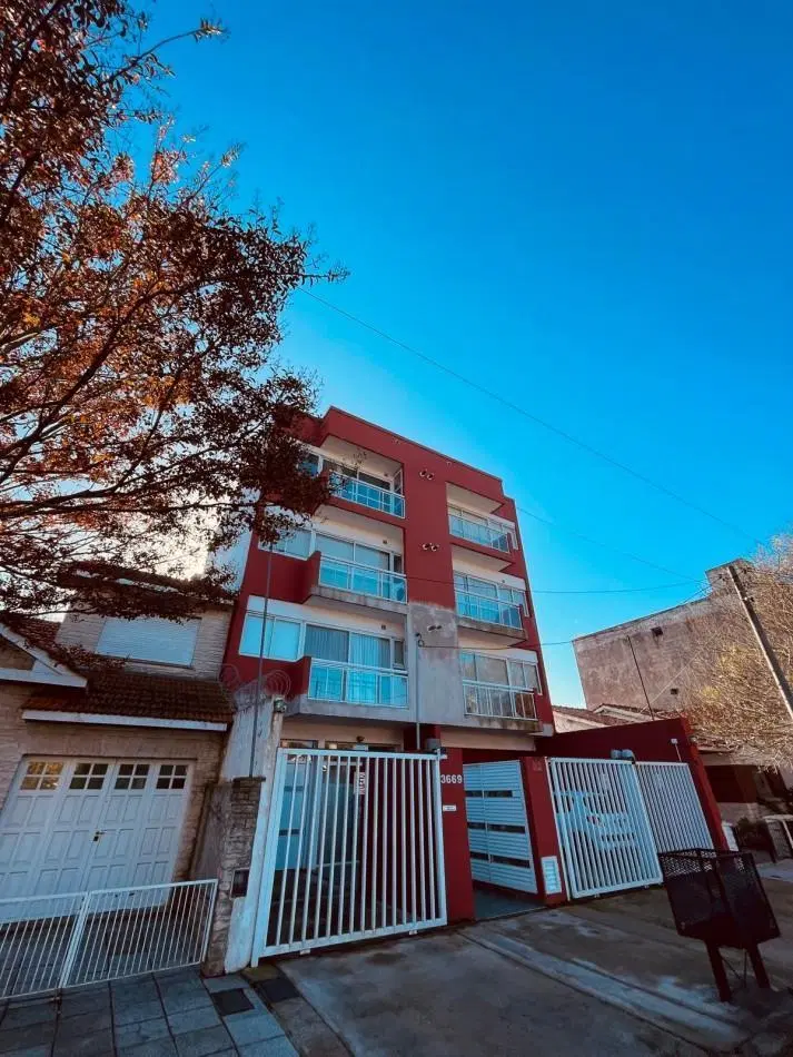 Departamento 2 Ambientes Con Cochera En Alquiler - La Perla / Beruti Y 20 De Septiembre 5
