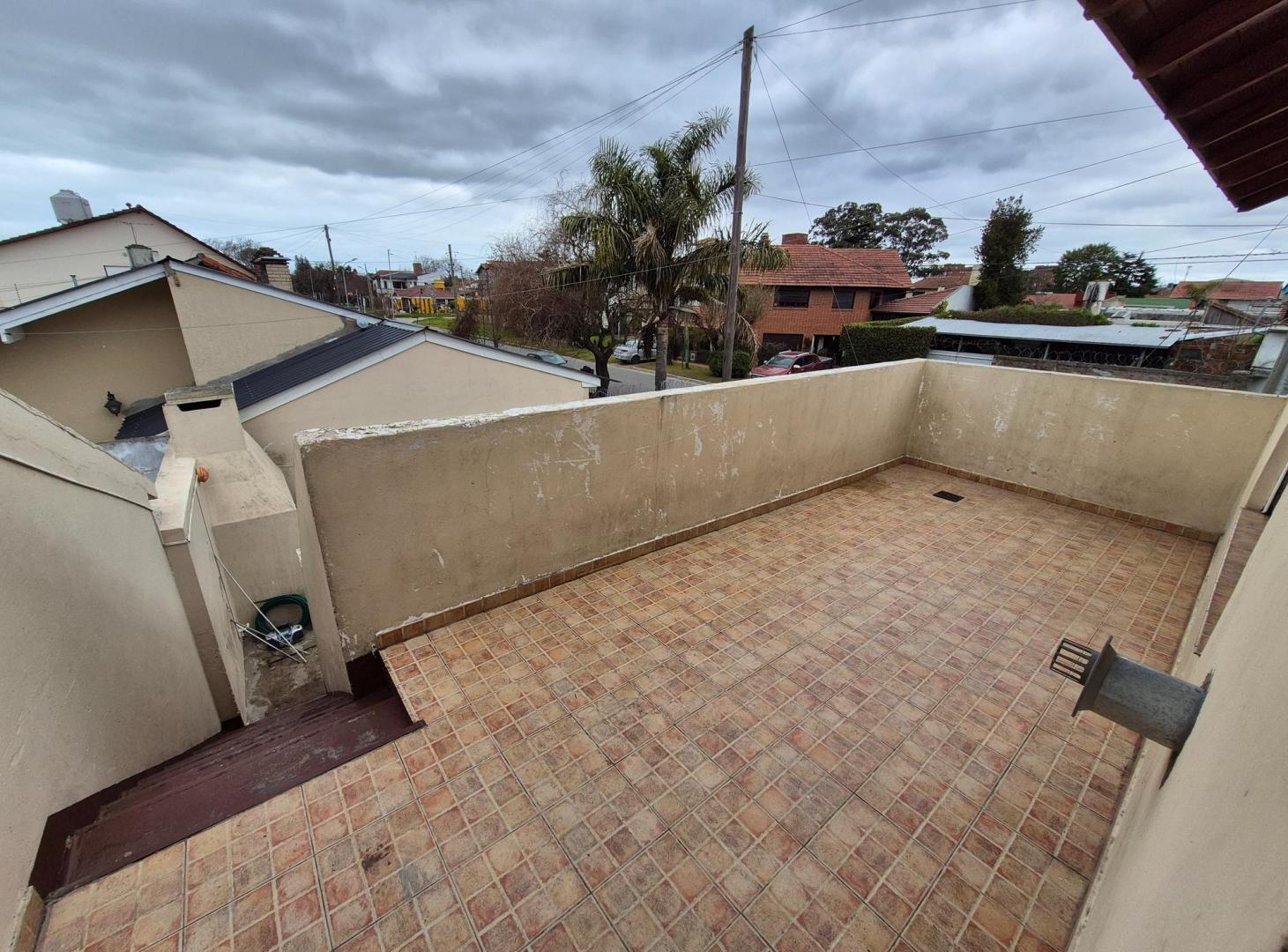 Foto de Alquiler 24 meses, PH 4 ambientes, patio con parrilla, guarda coche, imagen 3