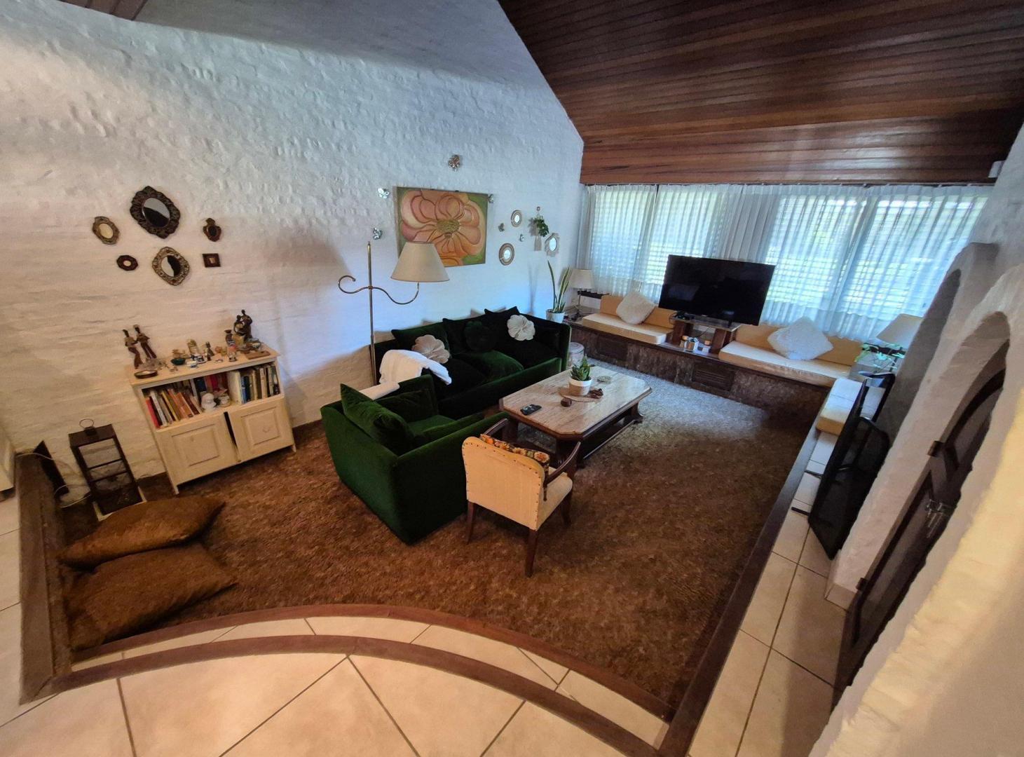 Foto de CHALET EN CONSTITUCION, DE 4 AMBIENTES CON GARAGE PARQUE Y QUINCHO, imagen 3