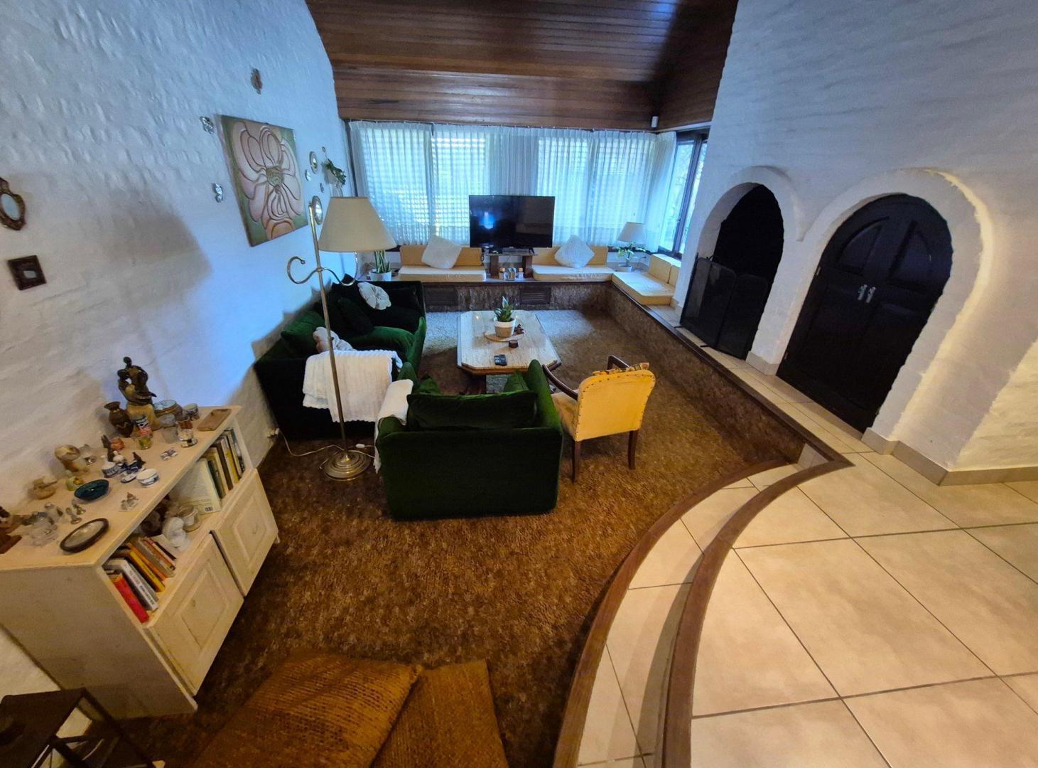 Foto de CHALET EN CONSTITUCION, DE 4 AMBIENTES CON GARAGE PARQUE Y QUINCHO, imagen 4