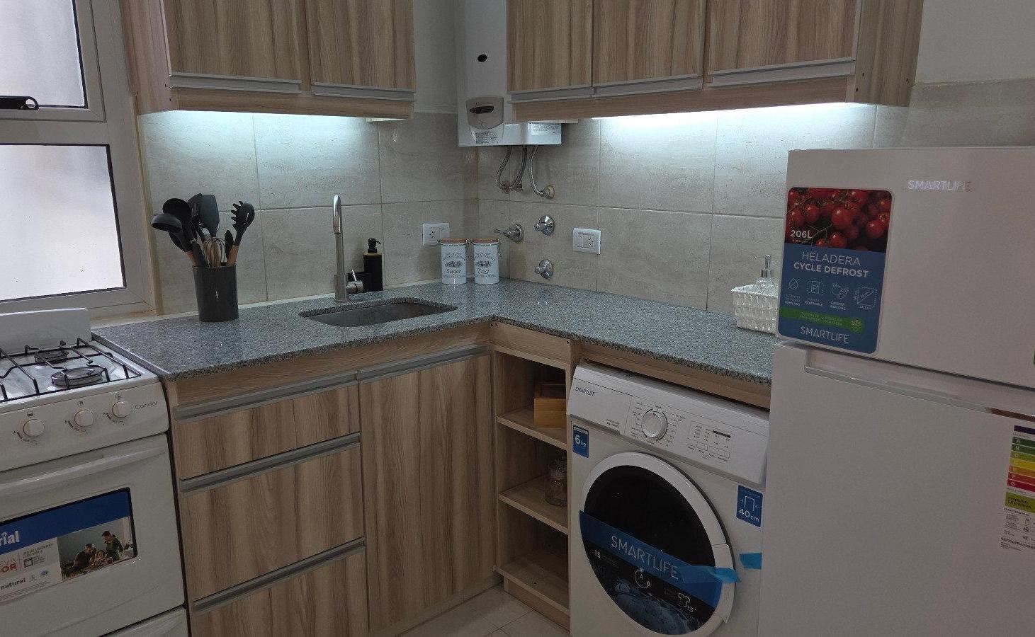 Foto de 2 AMBIENTES LATERAL CON BALCON FRANCES, imagen 2