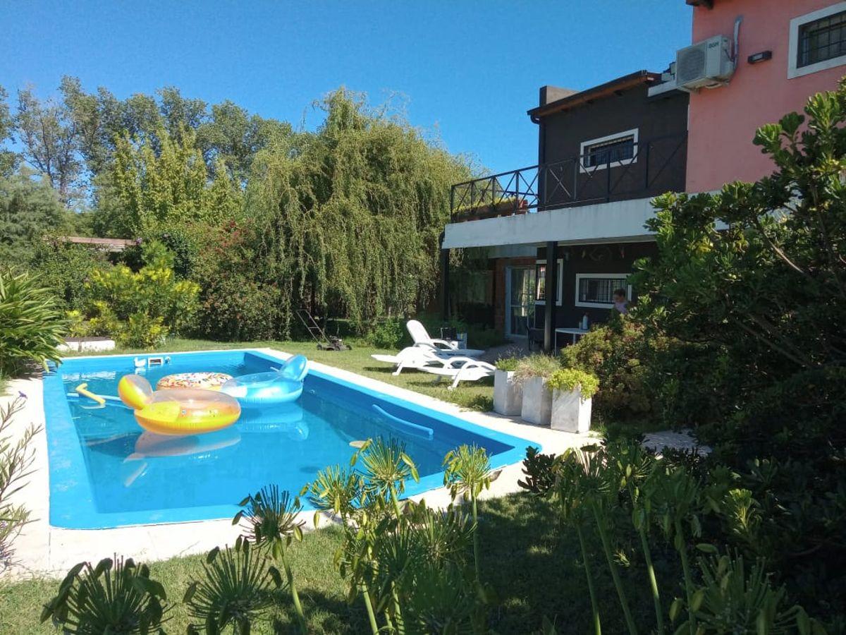 Casa con 2 dormitorios en alquiler temporal, 600 m² en Los Indios