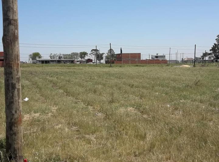 Lote en barrio abierto La Martina I. USD 60.000 aceptamos permutas.