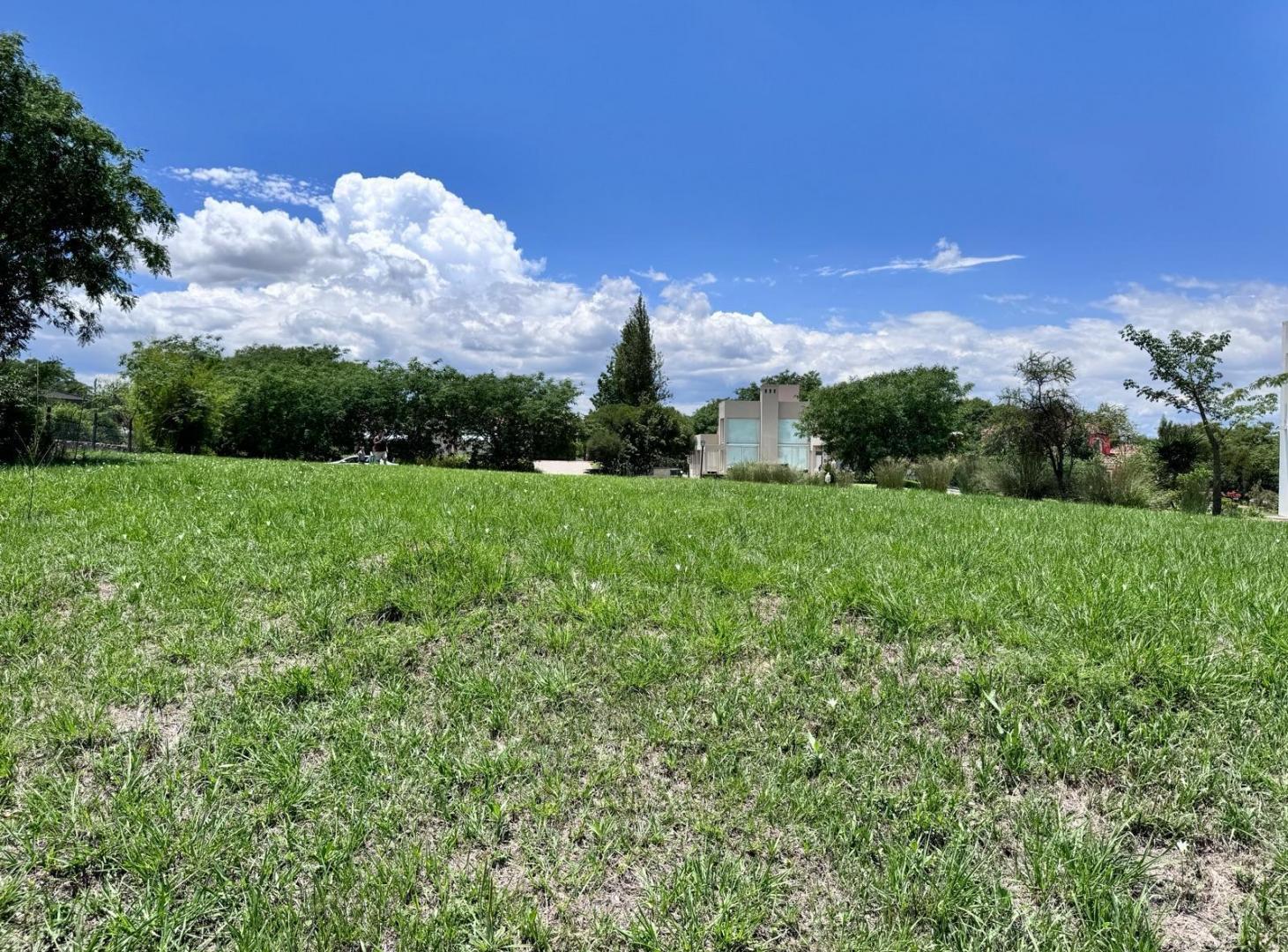 Foto de Terreno en venta 2.283 m2 El Tipal Club de Campo Salta Capital, imagen 3