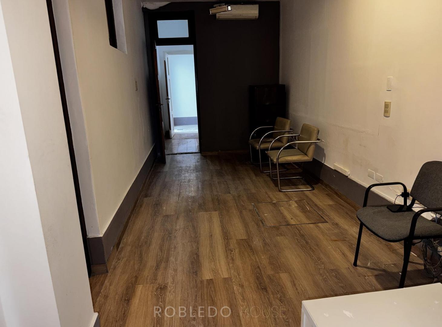 Foto de Casa en alquiler para emrpesa 7 despachos, frenta a la Legislatura de, imagen 3