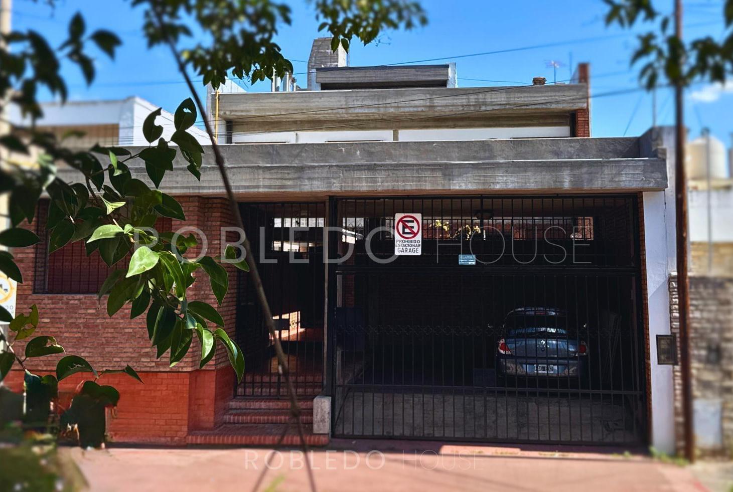 Foto de Casa en venta y/o alquiler uso comercial 7 hambientes Centro Salta, imagen 3