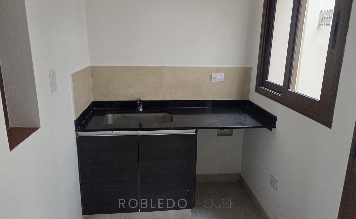 Foto de Casa de categoría en aqluiler 3 dormitorios zona Av. Banchik Zona Sur, imagen 5