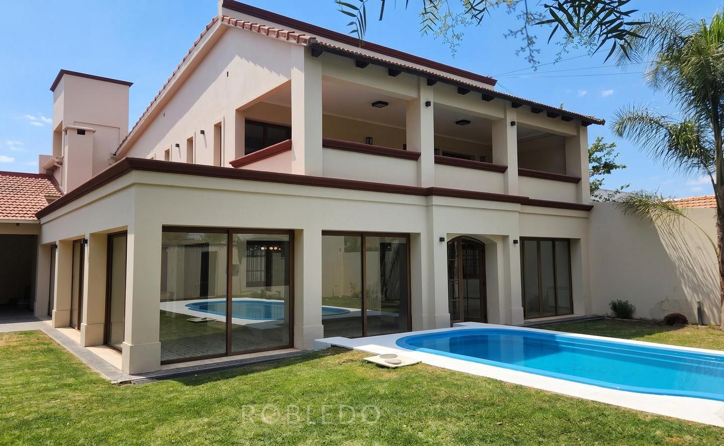 Foto de Casa de categoría en aqluiler 3 dormitorios zona Av. Banchik Zona Sur, imagen 3