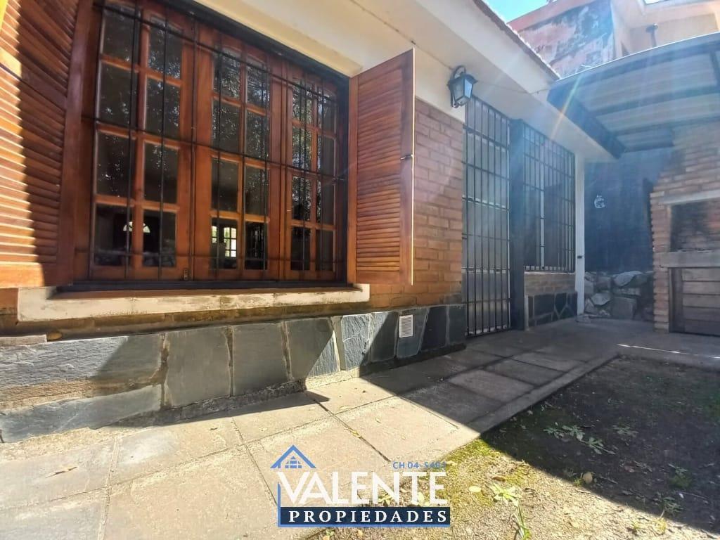 Foto de Chalet ladrillo visto con gas natural en B° Santa Rosa - La Falda, imagen 5