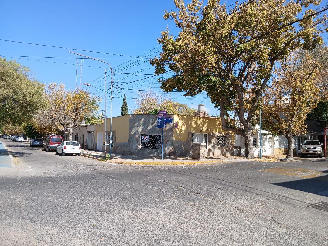 Apta Para Crédito. Esquina Muy Comercial Frente a Ciclovia y Futuro Metro 5