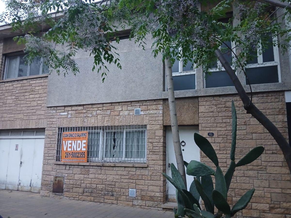 Foto de Casa antigua de material ideal para empresas, excelente ubicación y, imagen 3