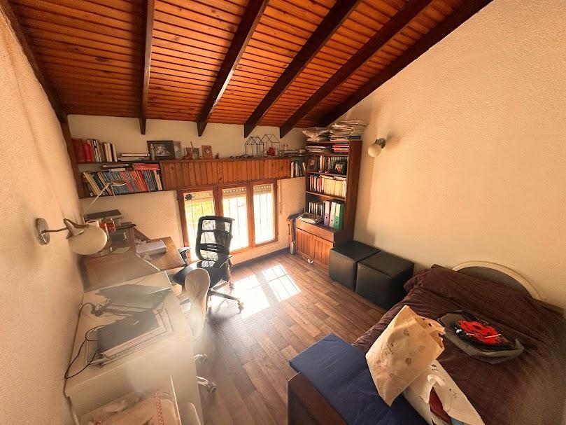Foto de APTA BANCO - VILLA CASTELLS - 4 DORM - 10 Y 504, imagen 3