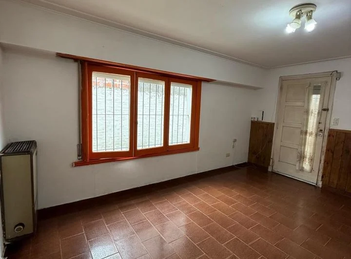 ALQUILER - Casa  3 AMB - entrada de auto y patio 3