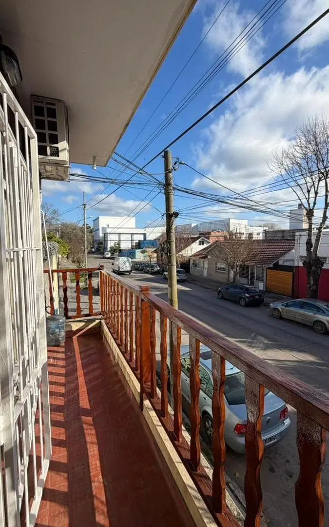 Alquiler 24 meses - PH 3 Ambientes con Balcón saliente - Muy luminoso 1