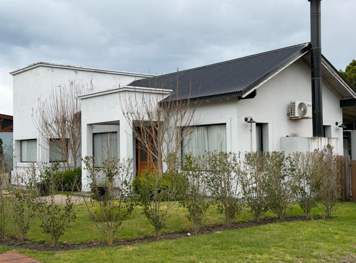 Foto de RUMENCO - RESIDENCIA DE 4 AMBIENTES - LOSA RADIANTE Y PISCINA, imagen 1