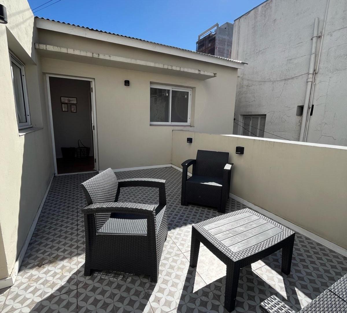 Foto de CHALET EN PH DE 4 AMBIENTES CON COCHERA, PARRILLA Y TERRAZA PRIVADA, imagen 2