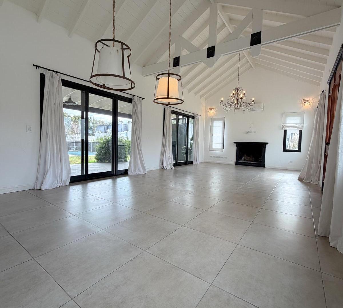 Foto de RUMENCO - RESIDENCIA DE 4 AMBIENTES - LOSA RADIANTE Y PISCINA, imagen 1
