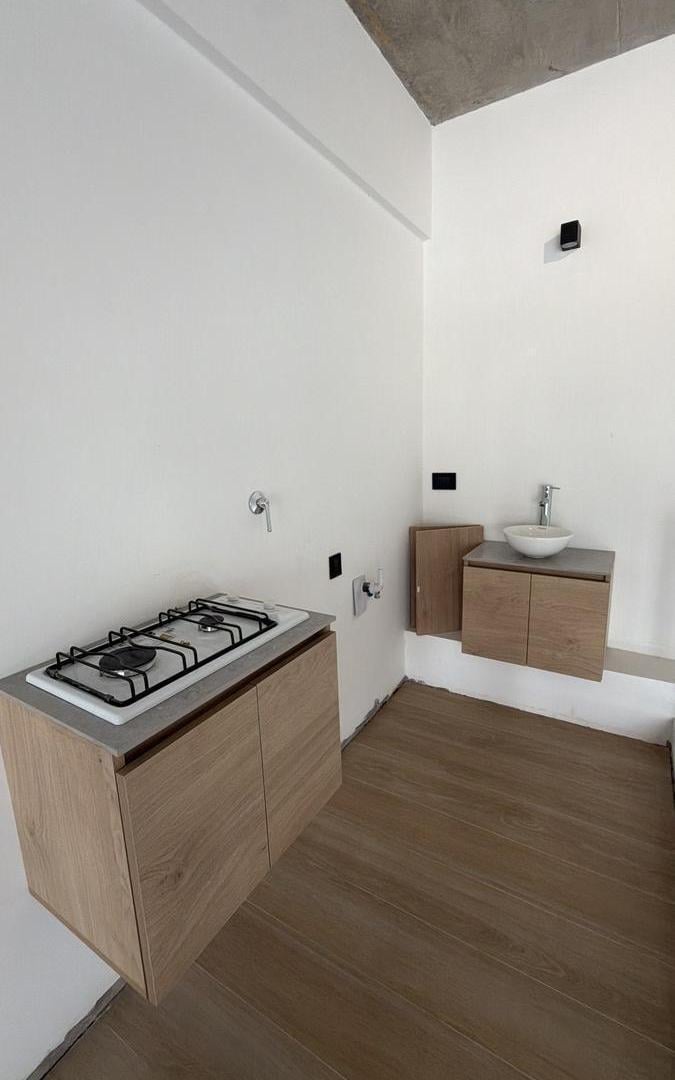 Foto de A ESTRENAR - IDEAL ESTETICA PELUQUERIA - VENTA O ALQUILER ZONA GUEMES, imagen 3
